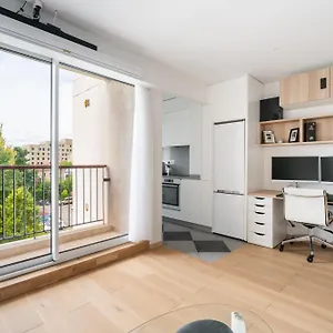 Appartement L'auguste - Face Rer B - Free Parking, Gentilly